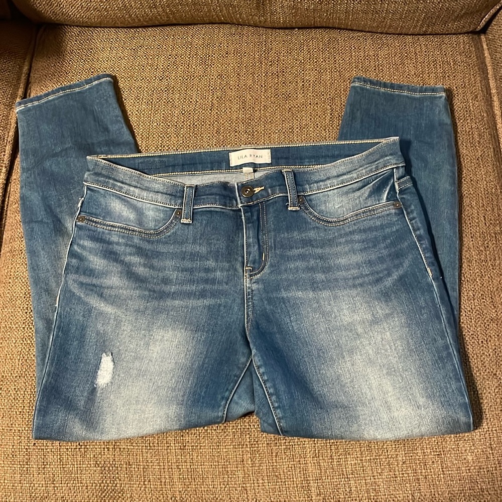 Lila Ryan 32P